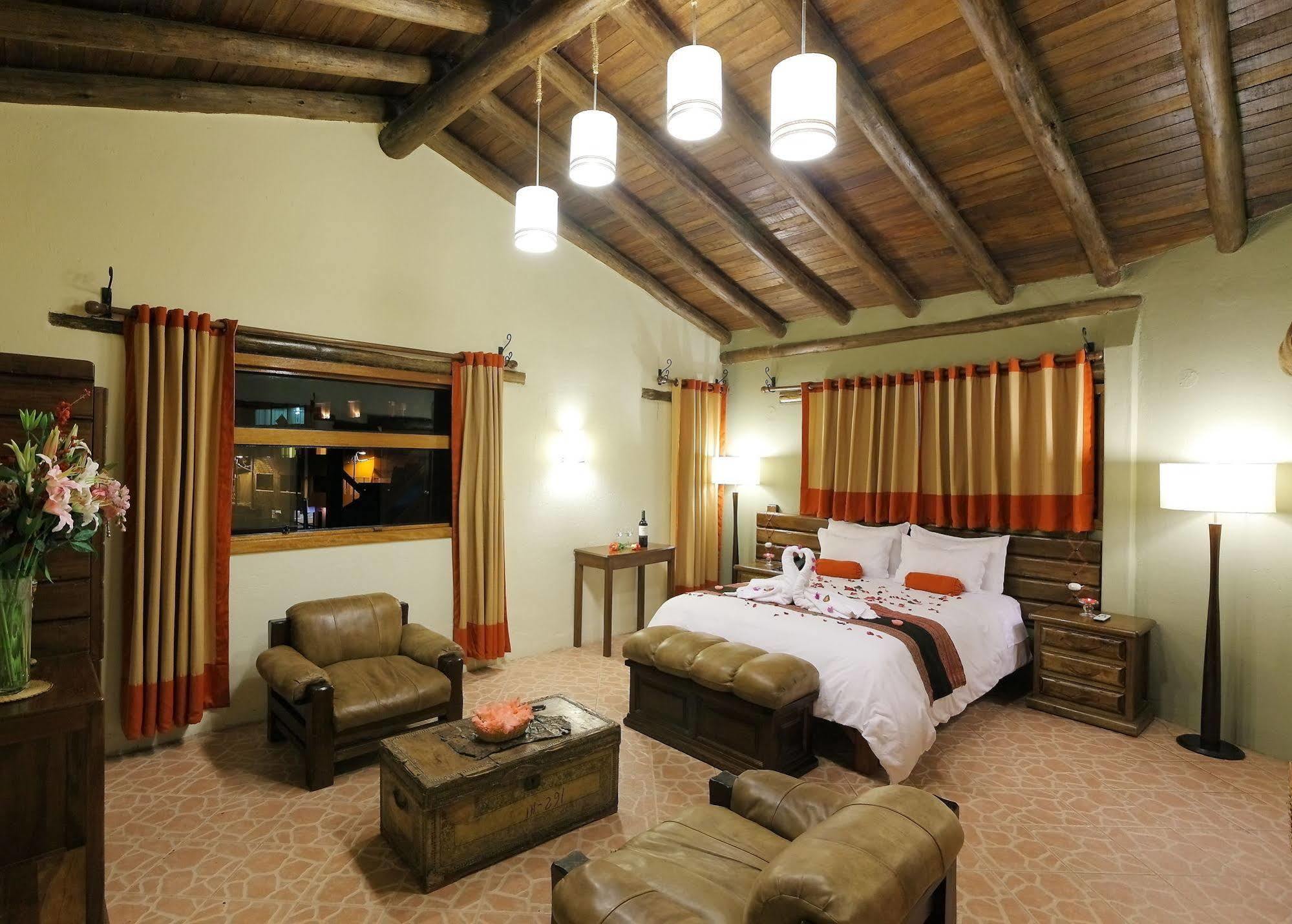 Hotel La Cabana Machupicchu Aguas Calientes Exterior photo